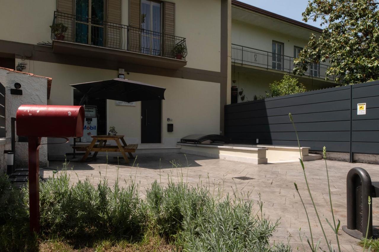 B.Bunker Hotell San Nicola La Strada Exteriör bild